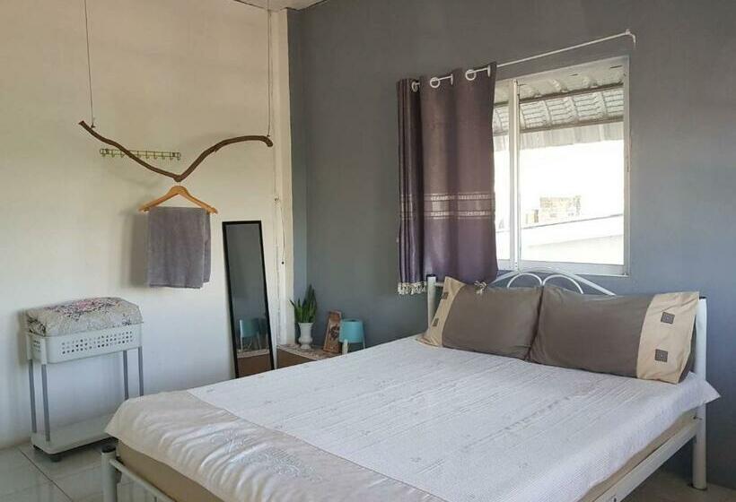 バルコニー付きスタンダードルーム, Take A Rest At Nakhon Phanom