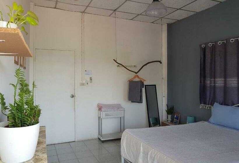 バルコニー付きスタンダードルーム, Take A Rest At Nakhon Phanom