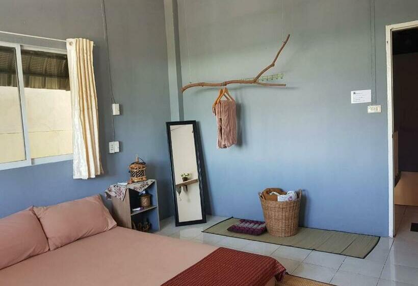 バルコニー付きスタンダードルーム, Take A Rest At Nakhon Phanom