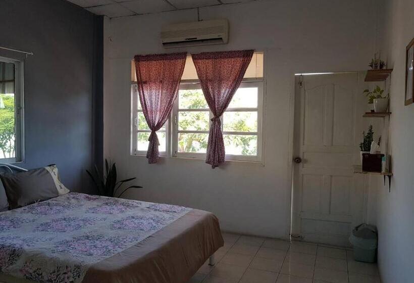 バルコニー付きスタンダードルーム, Take A Rest At Nakhon Phanom