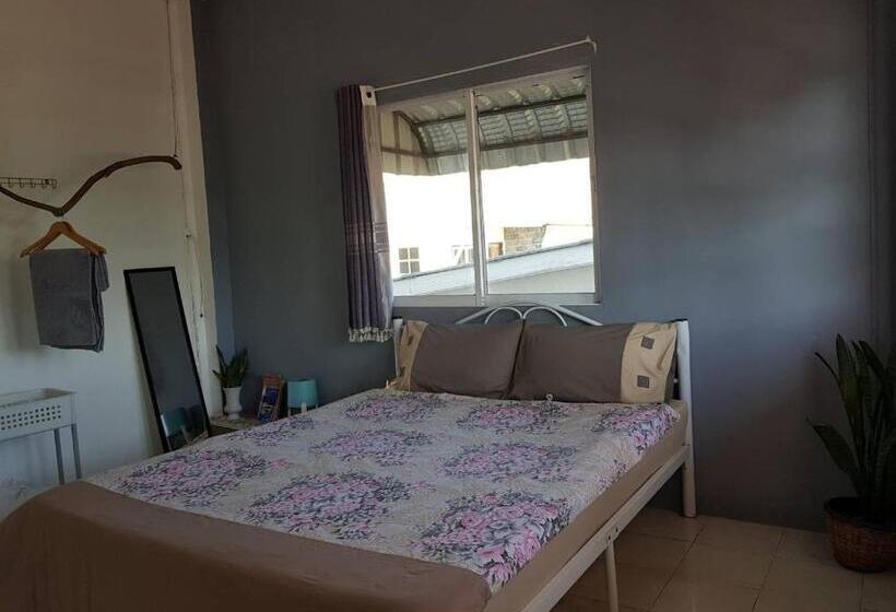 バルコニー付きスタンダードルーム, Take A Rest At Nakhon Phanom