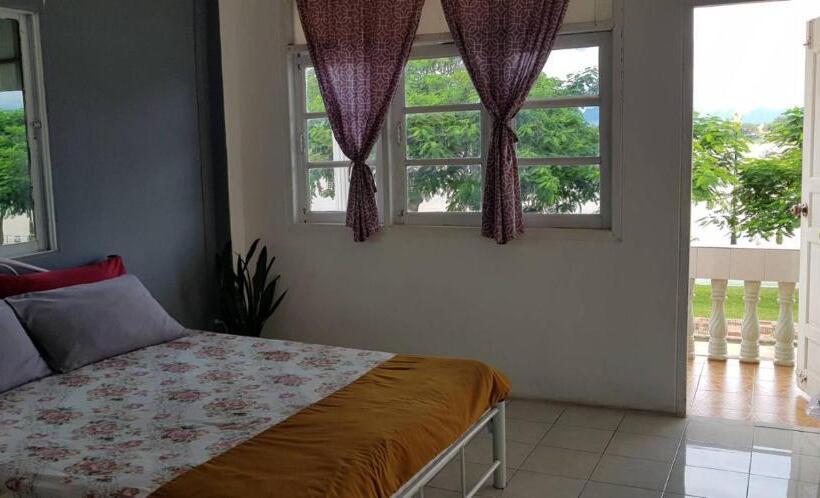 バルコニー付きスタンダードルーム, Take A Rest At Nakhon Phanom