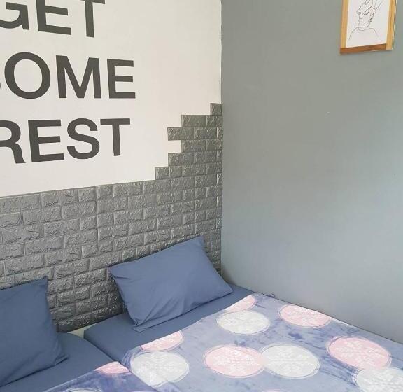 スタンダードシングルルーム, Take A Rest At Nakhon Phanom