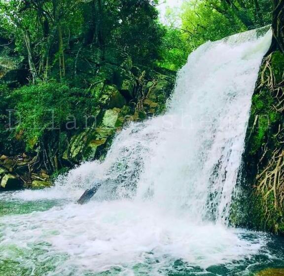 غرفة ديلوكس ثلاثية, Dinimuthu Rest Inn