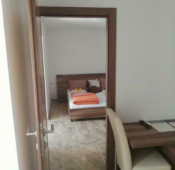 חדר סטנדרט לארבעה, Haus Alexis