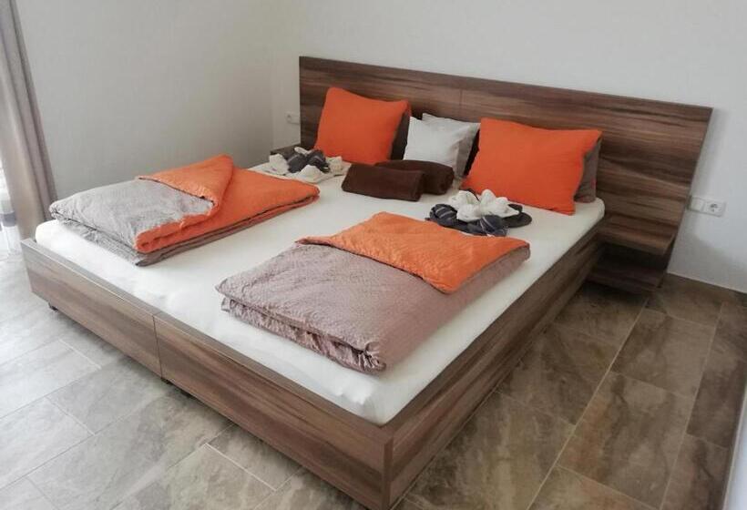 חדר דלוקס עם מרפסת, Haus Alexis