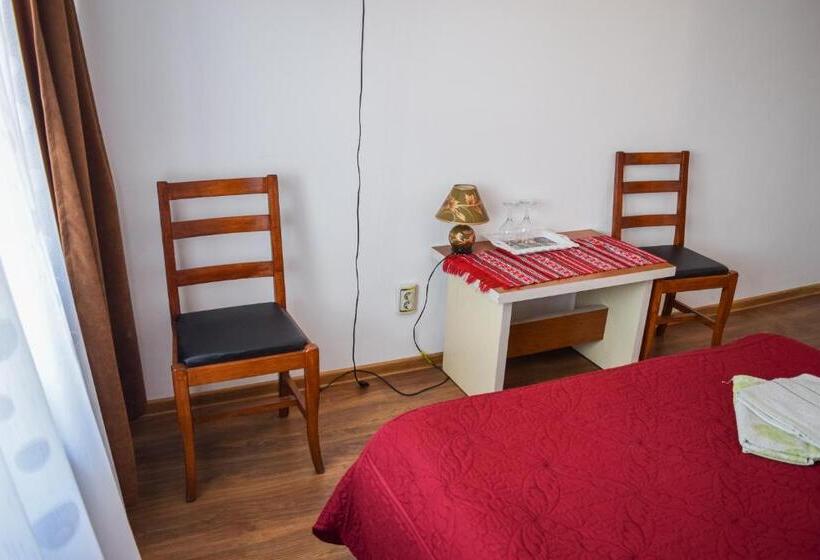 スタンダードトリプルルーム, Pensiunea Arizona