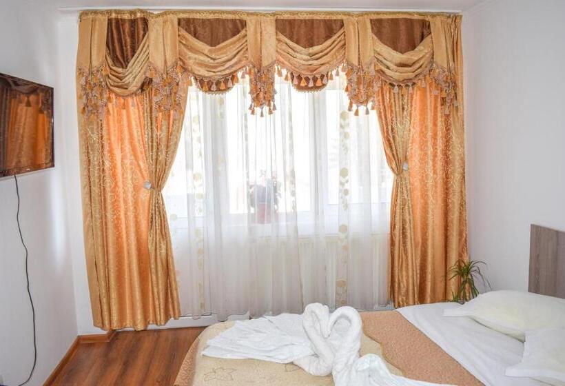 スタンダードトリプルルーム, Pensiunea Arizona