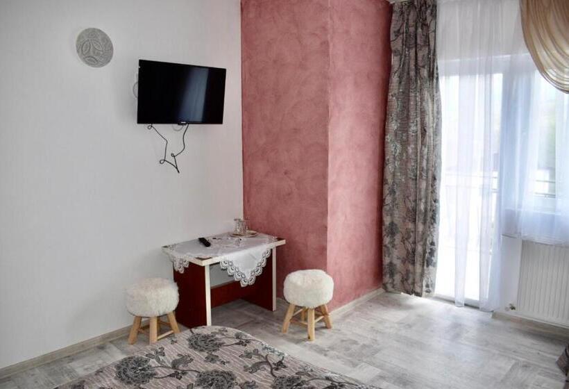 スタンダードトリプルルーム, Pensiunea Arizona