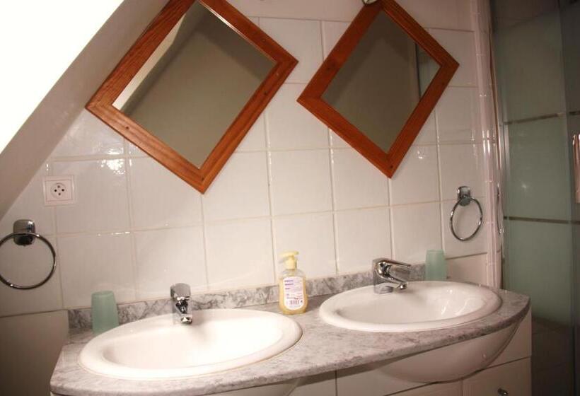 غرفة عائلية, Domaine De La Clauzade