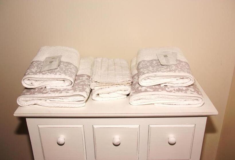 غرفة قياسية مطلّة علي البحيرة, Domaine De La Clauzade