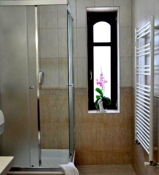 スタンダードトリプルルーム, Forster Vadászkastély és Szálloda