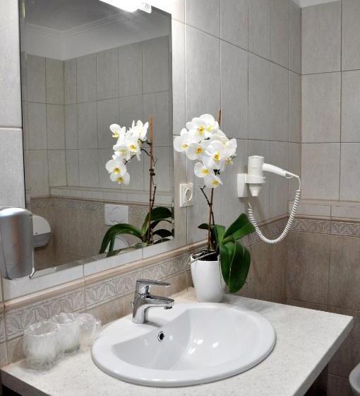 スイート, Forster Vadászkastély és Szálloda