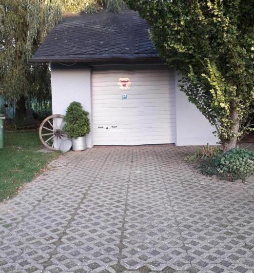 Студия Стандарт, Stierstall Suite Pension Wahlenau