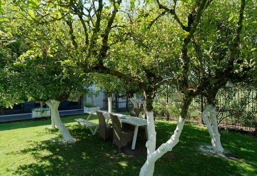 חדר משפחתי, Gîte De L étang