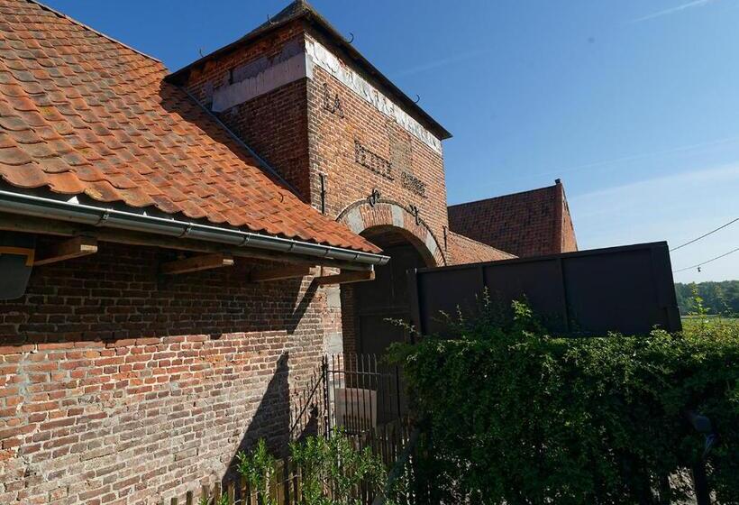 חדר משפחתי, Gîte De L étang