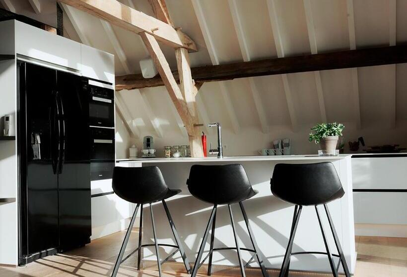 חדר משפחתי, Gîte De L étang