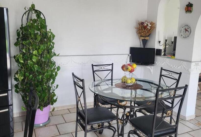 غرفة إقتصادية, Maison D Hôtes Salvatrice