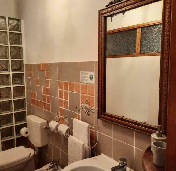 キングサイズベッドのスタンダードルーム, Sassomatto B&b Bioagriturelax