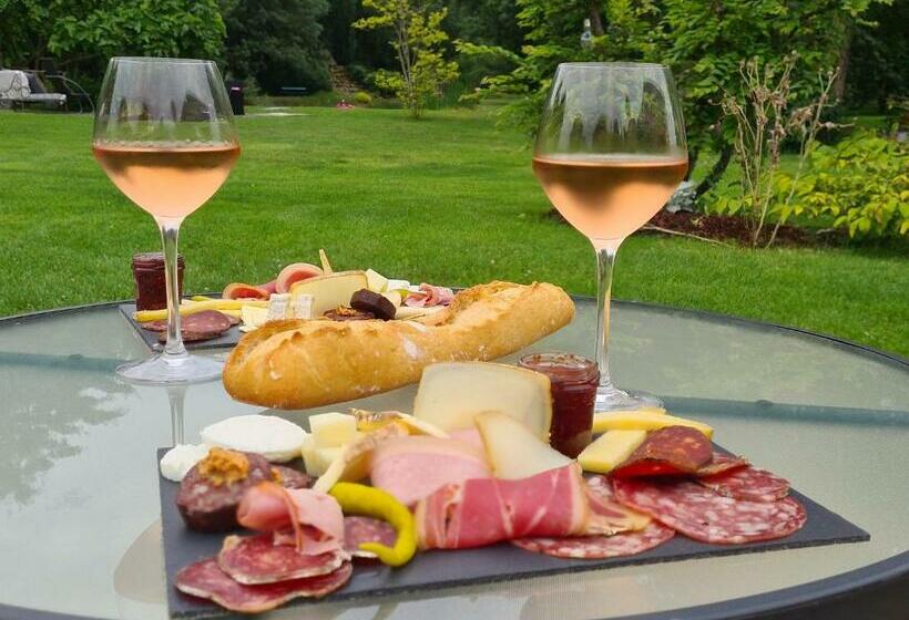 标准房带园景, Le P Tit Nid De Gabriel