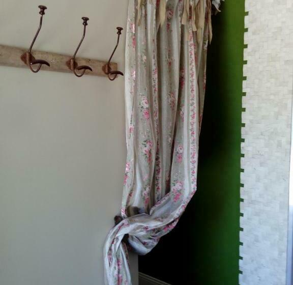 标准房带园景, Le P Tit Nid De Gabriel