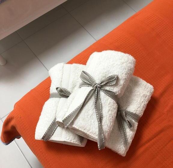 חדר סטנדרט לשלושה, White Suite Rooms