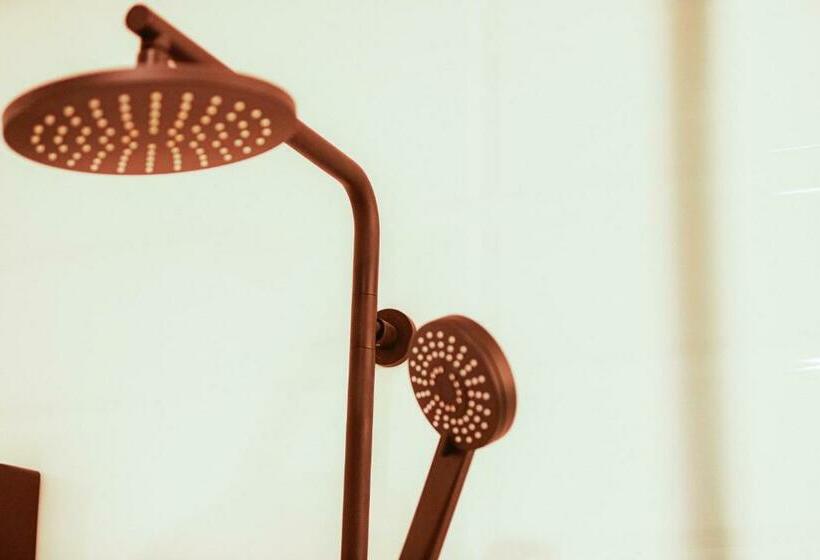 キングサイズベッドのスタンダードルーム, Chertel Poshtel