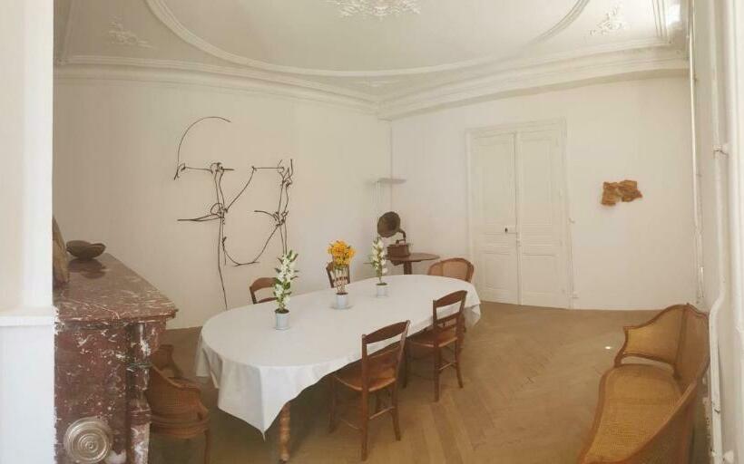 Номер Стандарт, Grand Corps De Ferme à La Rue Messire Etienne 89113 Neuilly Valravillon