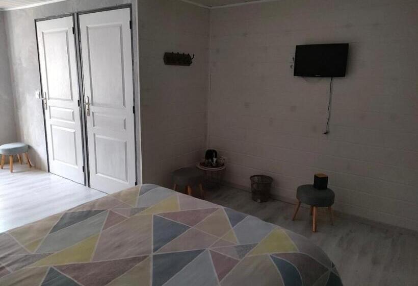 Четырехместный Номер Стандарт, Les Remparts