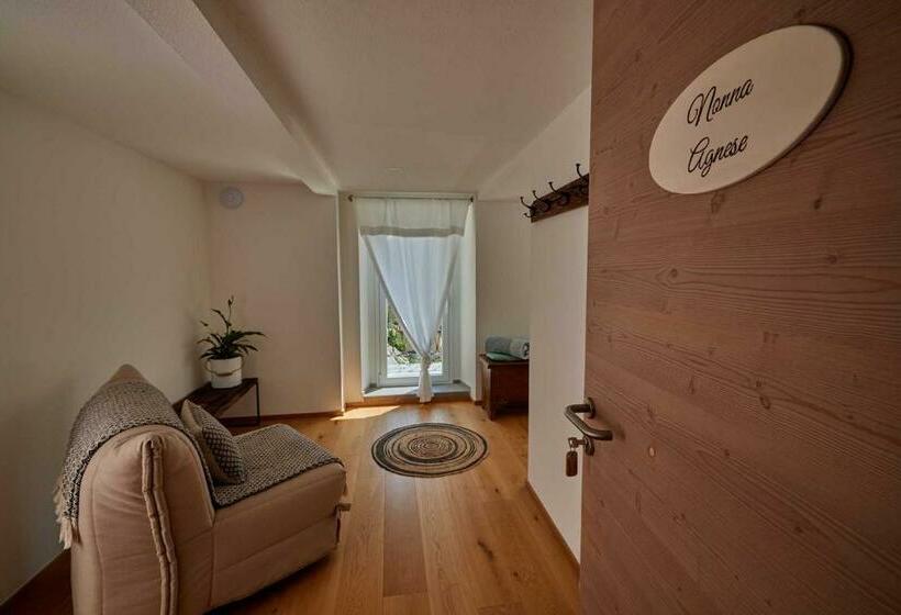 Junior Suite Erkéllyel, Osteria Manciana Con Alloggio Monte Generoso