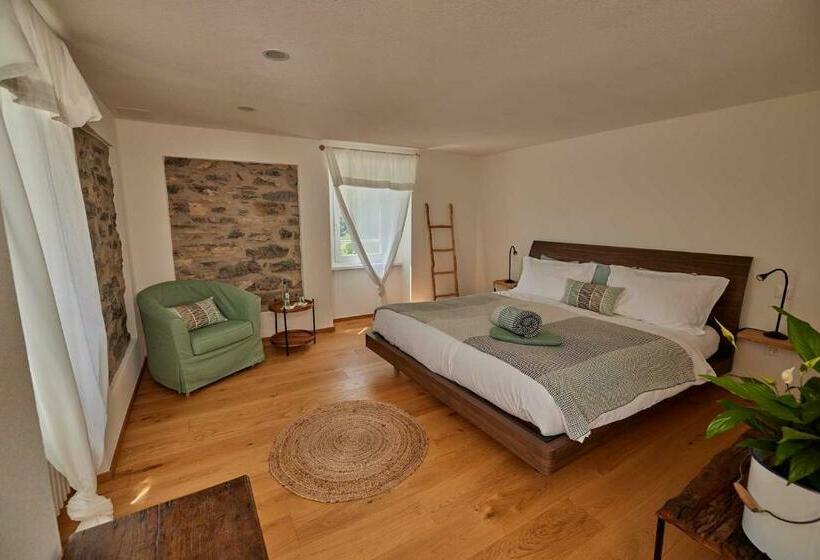 Junior Suite Erkéllyel, Osteria Manciana Con Alloggio Monte Generoso