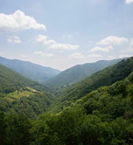 Junior Suite Erkéllyel, Osteria Manciana Con Alloggio Monte Generoso