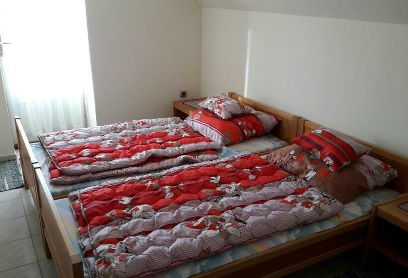 스탠다드 발코니 룸, Berger Pince és Vendégház