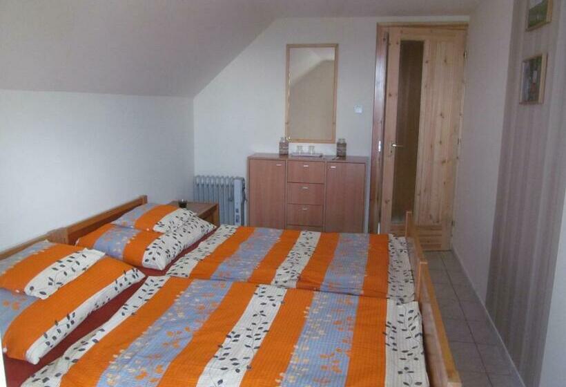 스탠다드 발코니 룸, Berger Pince és Vendégház