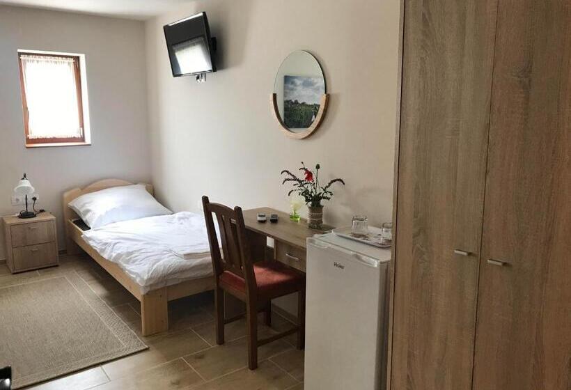 스탠다드 트리플 룸, Berger Pince és Vendégház