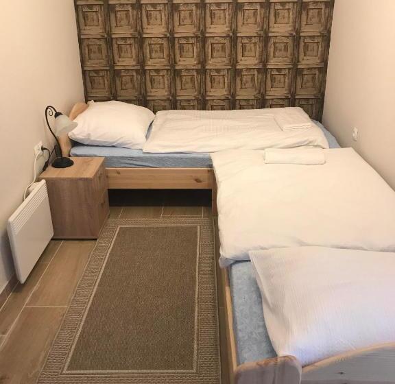 家庭间, Berger Pince és Vendégház