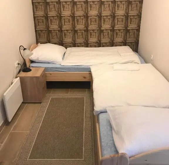 ファミリールーム, Berger Pince és Vendégház