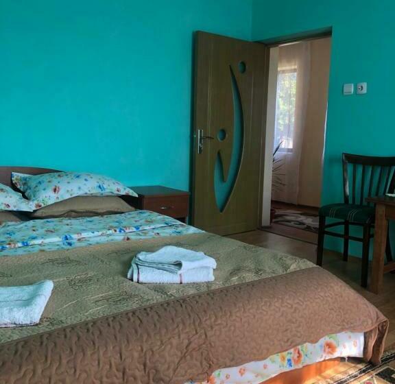 マウンテンビュースタンダードルーム, Casuta Bunicilor Isverna