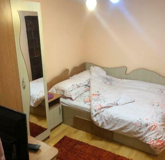 スタンダードルーム, Casuta Bunicilor Isverna