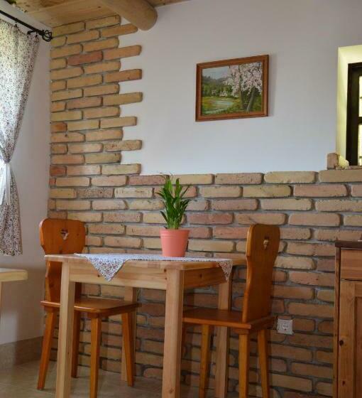 דירת שני חדרים, Cicahegy Vendégház