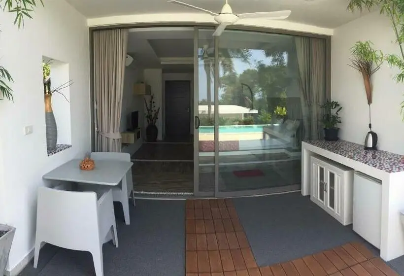 デラックススタジオ, La Villa Noi