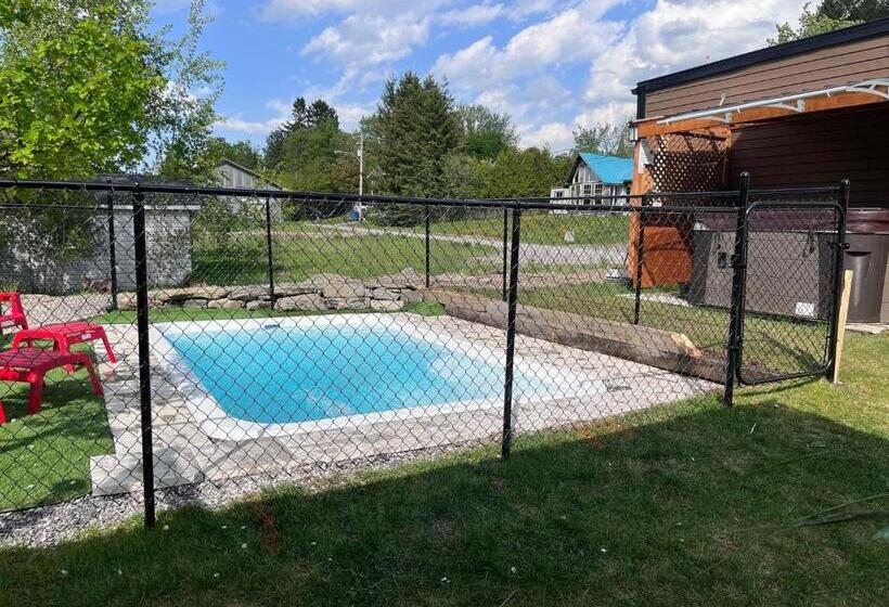 スタンダードスタジオ, Le Loft Riverstone