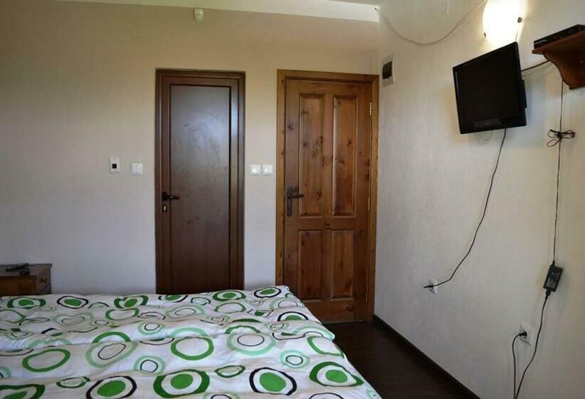 Дом 1 Спальня, Sichanova Guest House