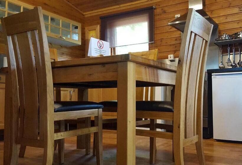 בית, חדר שינה 1, Pantglas Hall Lodges