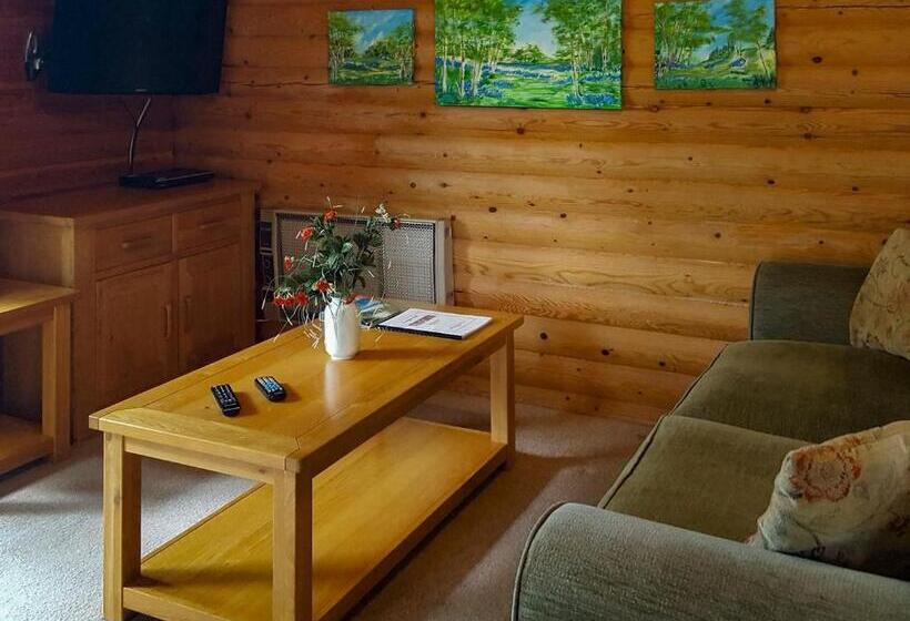 בית, חדר שינה 1, Pantglas Hall Lodges