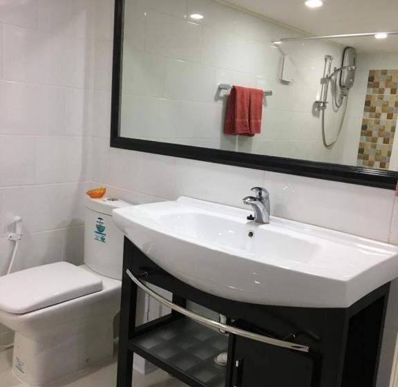 스탠다드 스튜디오 바다 전망, The Beachhouse