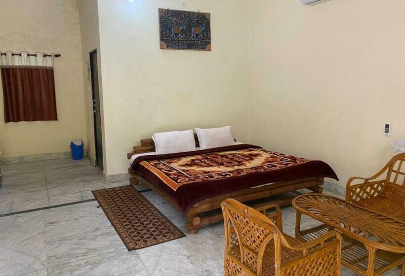 חדר משפחתי דלוקס, Sal Tree Resort By Vihasta, Kanha