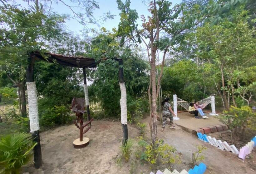 חדר משפחתי דלוקס, Sal Tree Resort By Vihasta, Kanha