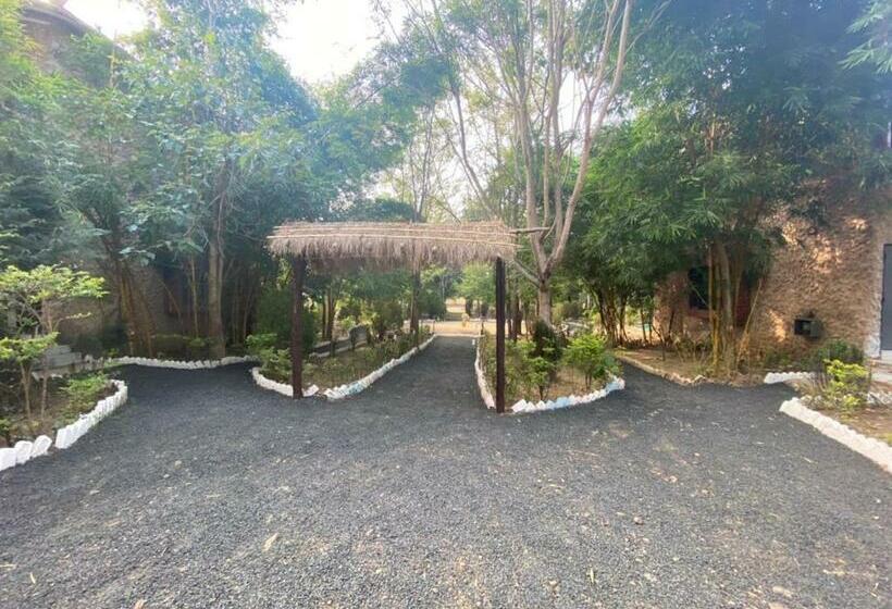 חדר משפחתי דלוקס, Sal Tree Resort By Vihasta, Kanha