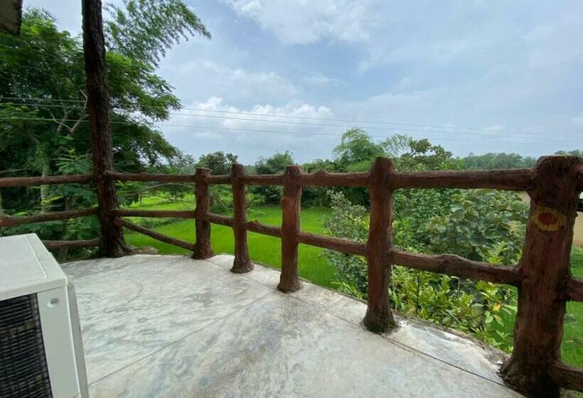 חדר משפחתי דלוקס, Sal Tree Resort By Vihasta, Kanha